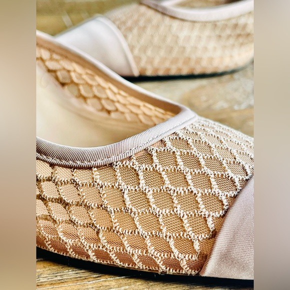 Zara Arima sling back kitten heel pump women’s shoes cream 39 UK/ 8.5 US - Picture 2 of 9